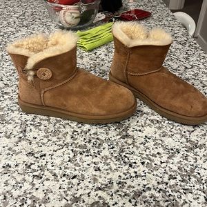 Mini button uggs